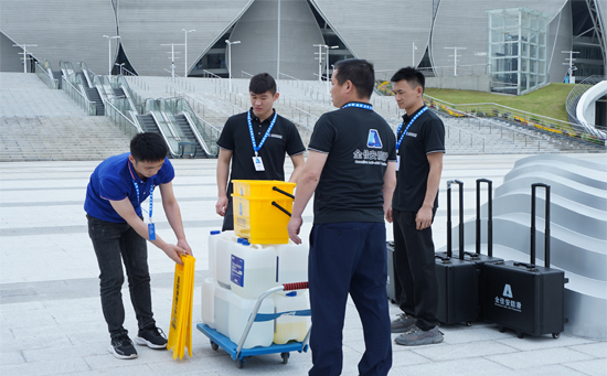 L防滑?/></p><p>　　杭州亚运会场馆选择使用L防滑剂主要有以下几个原因。首先，L防滑剂不会改变瓷砖的外观Q不会媄响场馆的整体观。其ơ，L防滑剂具有较长的使用寿命Q一般可以维??q的效果Q减了后箋的维护成本。最重要的是Q瓷砖防滑剂可以有效降低滑倒事故的发生概率Q保障了q动员和观众的安全?/p><p>　　在用瓷砖防滑剂旉要注意一些问题。首先，选择合适的防滑剂，要根据瓷砖的材质q行选择Q以保防滑剂的效果最佟뀂其ơ，施工前需要对Lq行清洁Q以保防滑剂能够充分渗透到L表面。最后，在涂刷防滑剂时要均匀、细_以免出现涂层不均匀、v泡等问题?/p><p>　　ȝ来说Q杭州亚q会场馆选择使用L防滑剂是Z保q动员和观众的安全。瓷砖防滑剂通过增加L表面的摩擦力Q降低了滑倒事故的风险。用瓷砖防滑剂不仅不会影响L的外观，q可以提供较长的使用寿命Q降低了l护成本。在使用q程中需要注意选择合适的防滑剂，q行适当的清z和均匀涂刷Q以保防滑剂的效果最佟?/p><p><br/></p></span></div>
            <div   id=